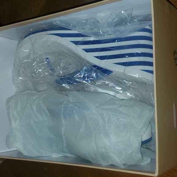 MICHAEL Michael Kors Cobalt Judy Wedge Thong Sandal Size 7.5 - Picture 12 of 12